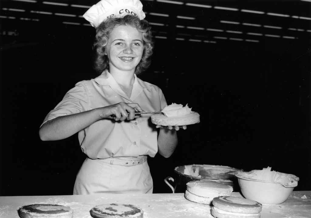 Kroger associate, bakery The Kroger Co.